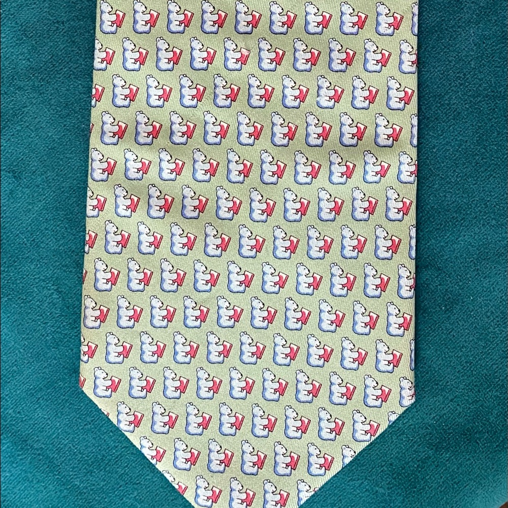 Vineyard Vines Valentines teddy bear tie